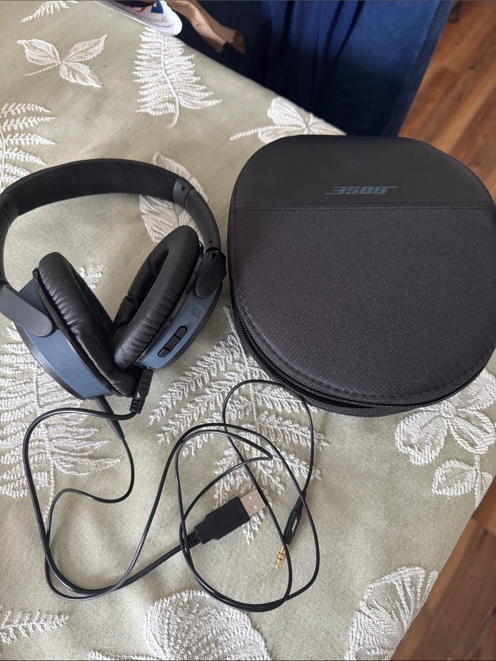 Bose Wired Over-Ear Headphones with Zip Carry Case - Black/Blue